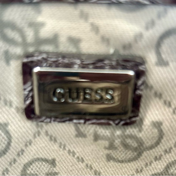 Guess Laura Leopard Baguette Bag Special Edition